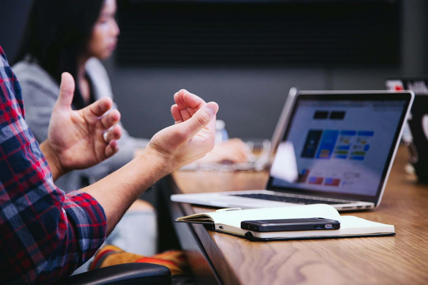 How Small Businesses Should Reply to Google Reviews